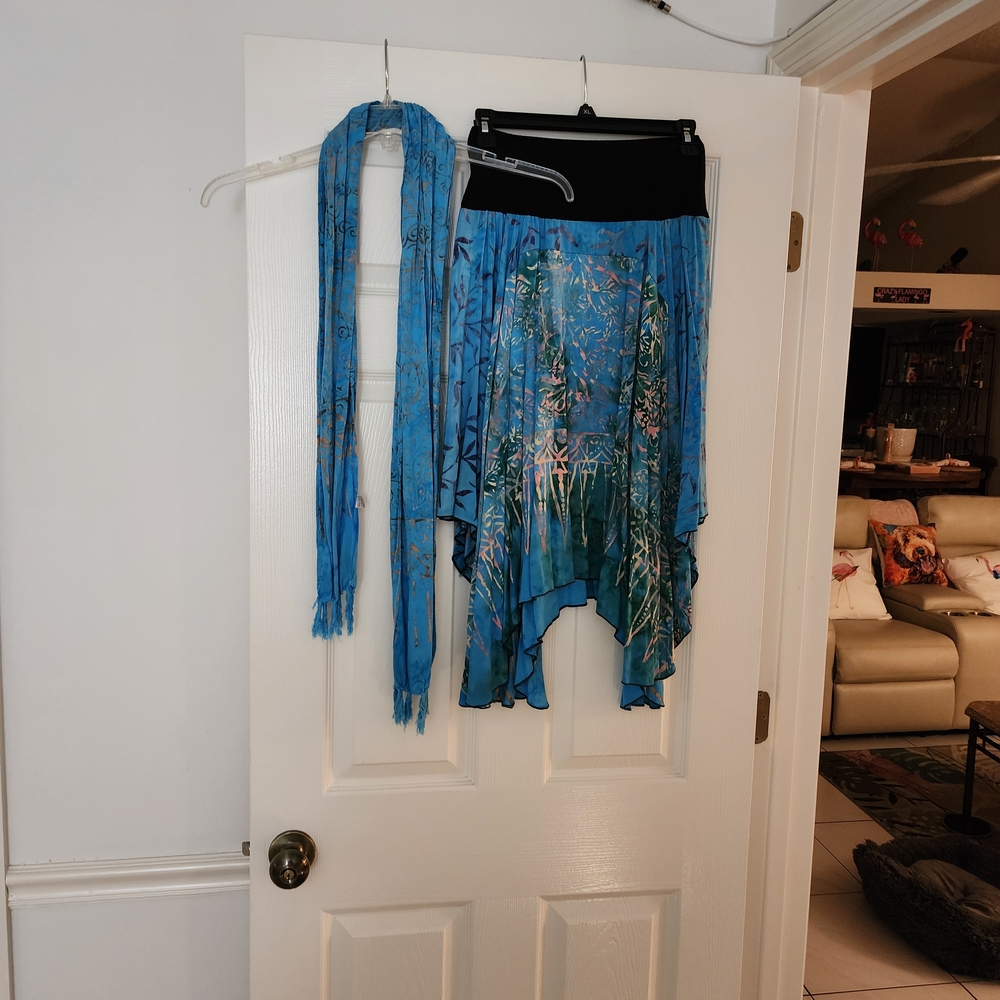 Source Unknown Blue Floral Handkerchief Hem Mini Skirt with Scarf